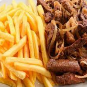 BATATA FRITA,  CONTRA-FILÉ E CEBOLA