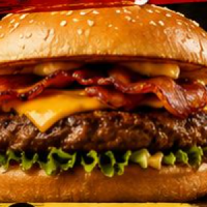 Pão,  carne,  queijo,  bacon,  milho,  batata palha queijo ralado e ovo de codorna.(FOTO ILUSTRATIVA)