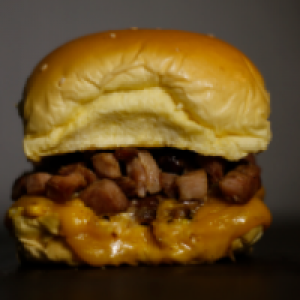 pão,  contra filé 100g,  maionese,  bacon,  queijo,  milho,  cebola,  ovo de codorna,  batata frita ou palha