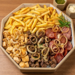 Contra filé,  frango grelhado,  calabresa e regado nas fritas