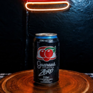 Refrigerante de guaraná lata zero açúcar.
Foto real do produto!