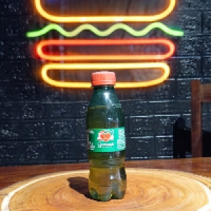 Bebida de guaraná mini.