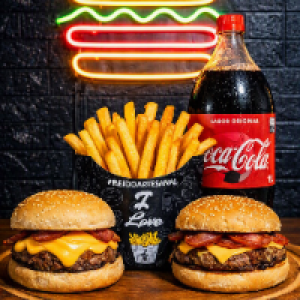 O combo melt casal é composto por,  um Cheese Melt,  um Calabresa Burger,  uma batata frita Bob's G e uma coca cola de 1 litro.