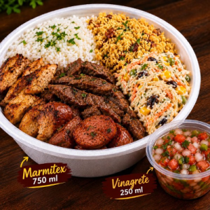Marmitex 750ml. Proteínas: todas ou monte o seu prato. Acompanha arroz,  farofa com bacon,  salpicão e vinagrete (250ml).