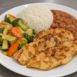 Filé de frango (180g) grelhado,  com arroz,  feijão e legumes salteados

