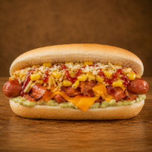 Salsicha,  frango,  calabresa,  bacon,  milho,  batata palha,  cheddar e mussarela.